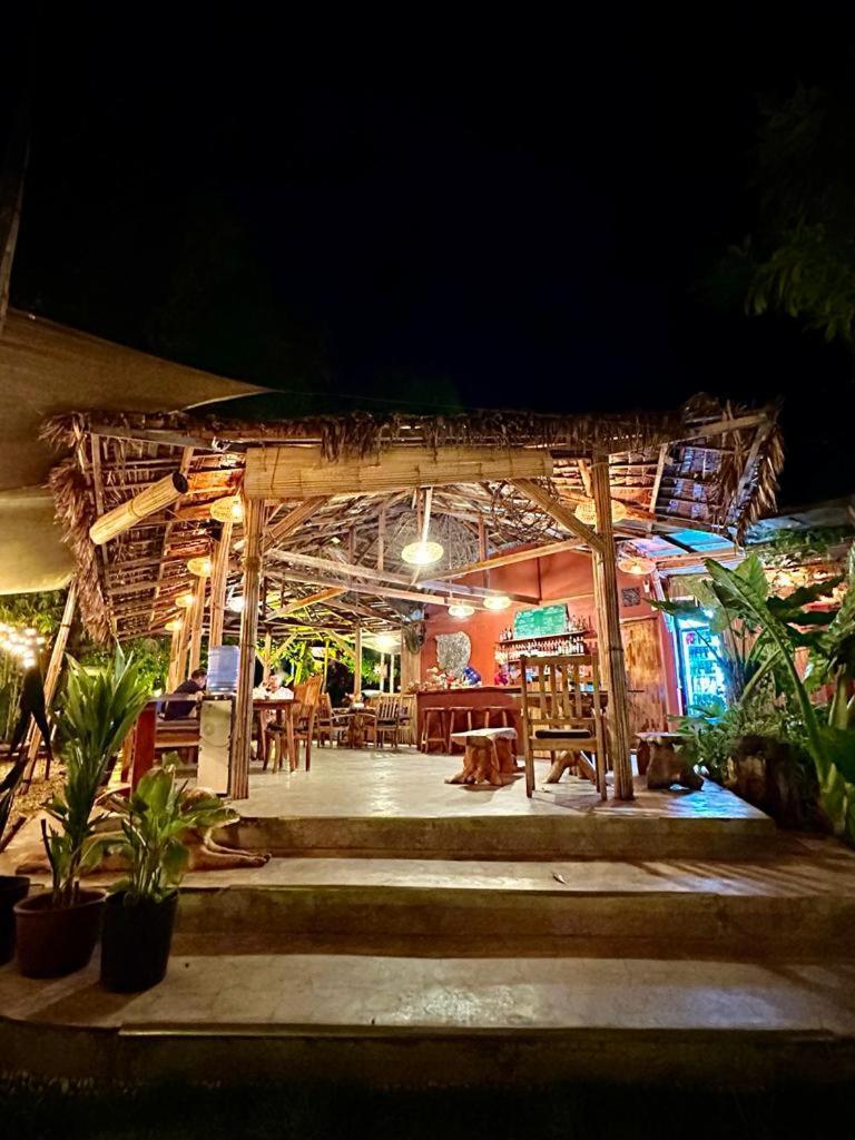 Nakabalo Guesthouse & Restaurant Siquijor Exterior photo